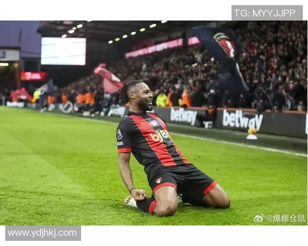 伯恩茅斯冬窗难挡梅月离队:告别与憧憬,海风中的足球诗篇